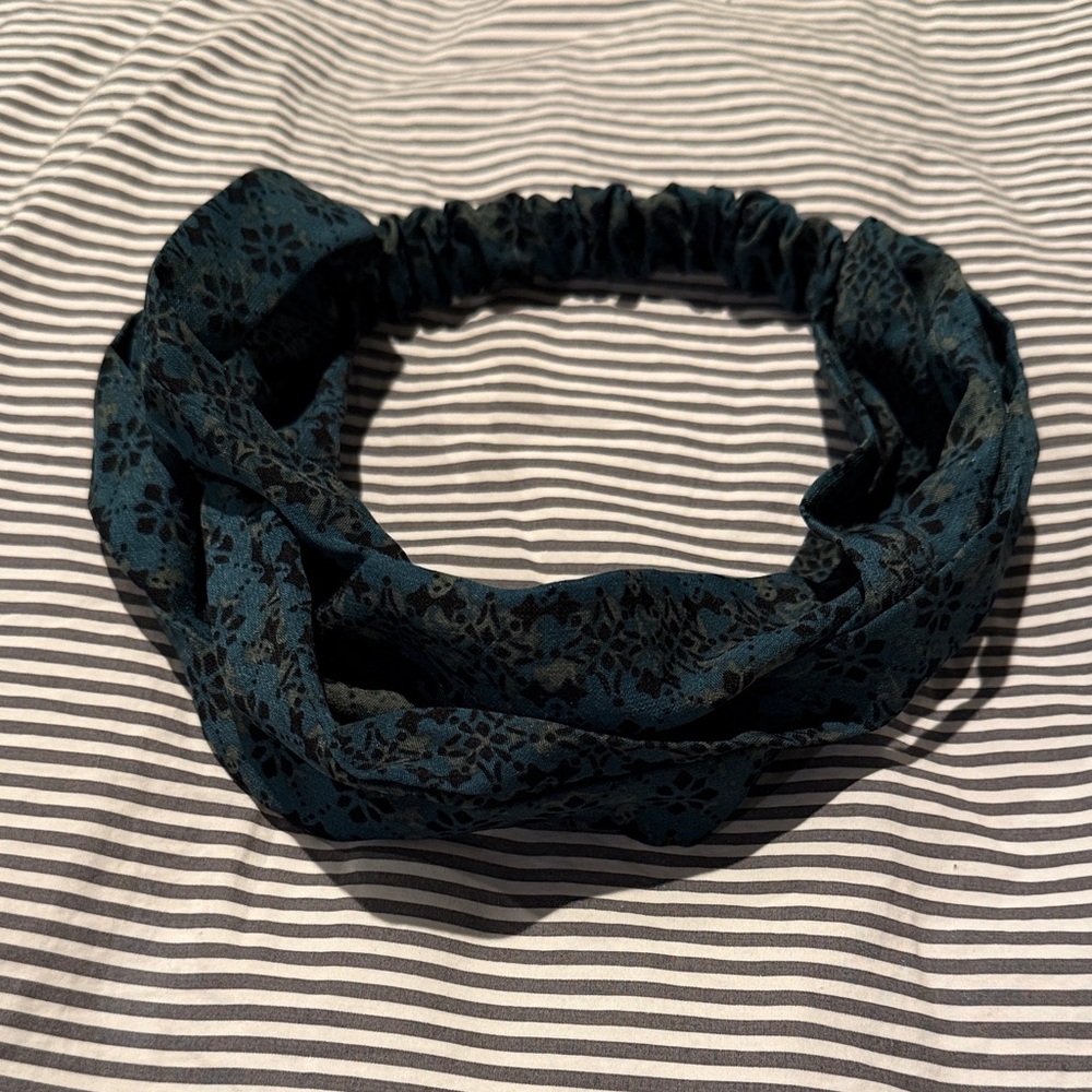 Blue patterned headband